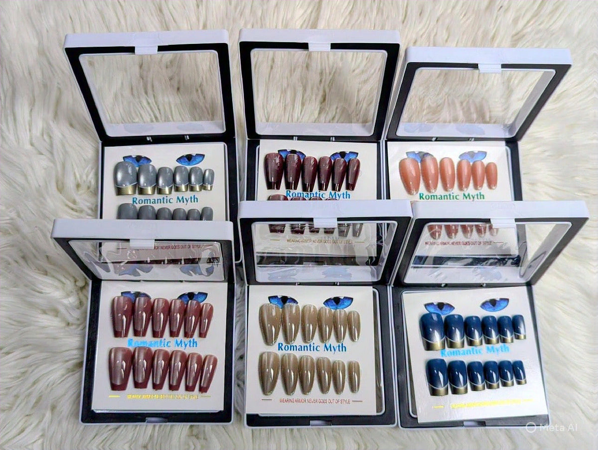 *Reusable 6 Random Design French Cat Eye Nails*