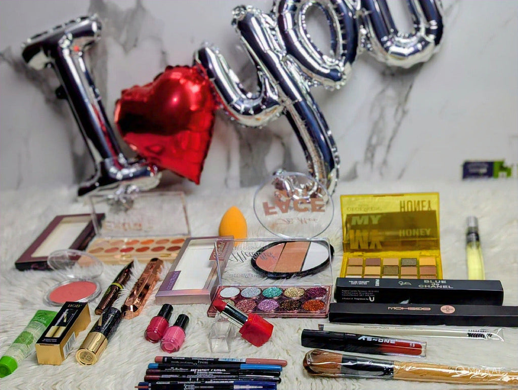 "Love Deal Makeup Gift Set